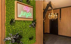 City Jungle, Terre Marine